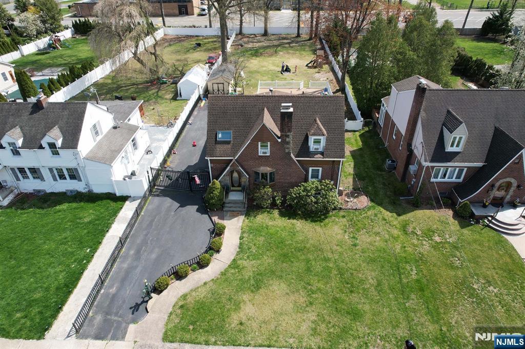 26 Leswing Avenue