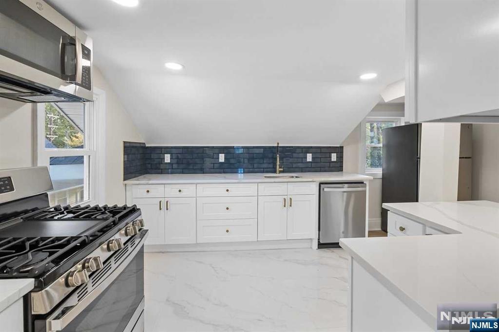 101 Southern Parkway 2