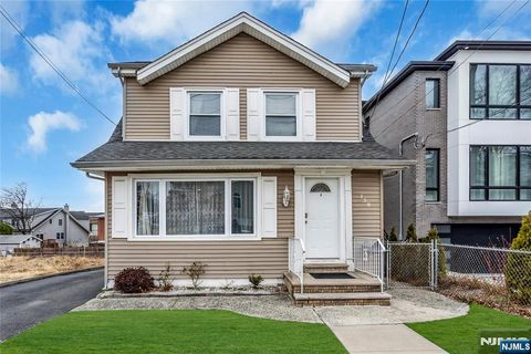 139 Grand Avenue, Palisades Park, NJ 07650 - MLS#: 25009501