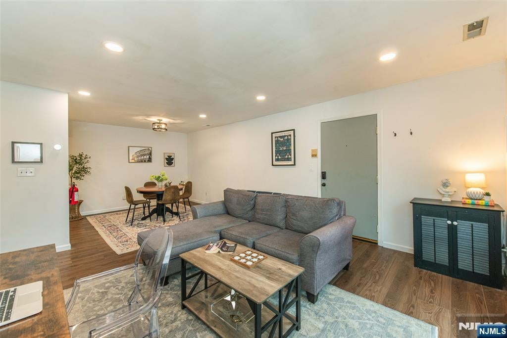 34 John Street 3A
