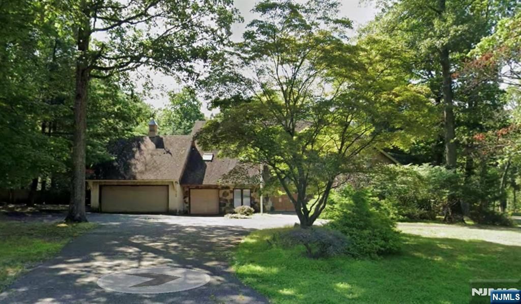 Photo of 793 Iron Latch Road, Franklin Lakes, NJ 07417 (MLS # 26005470)