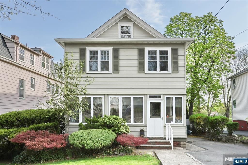 Photo of 263 Hoover Avenue, Bloomfield, NJ 07003 (MLS # 26012467)