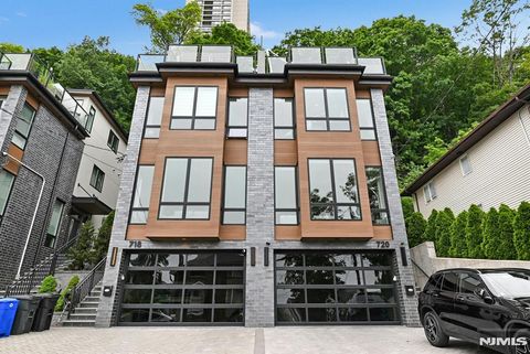 712 Undercliff Avenue Edgewater NJ 07020