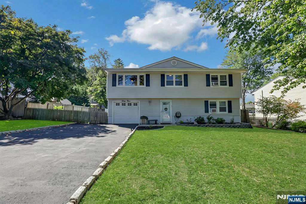 Homes for Sale in Northern NJ | ThisIsRiverEdge.com 33 Van Buren Avenue