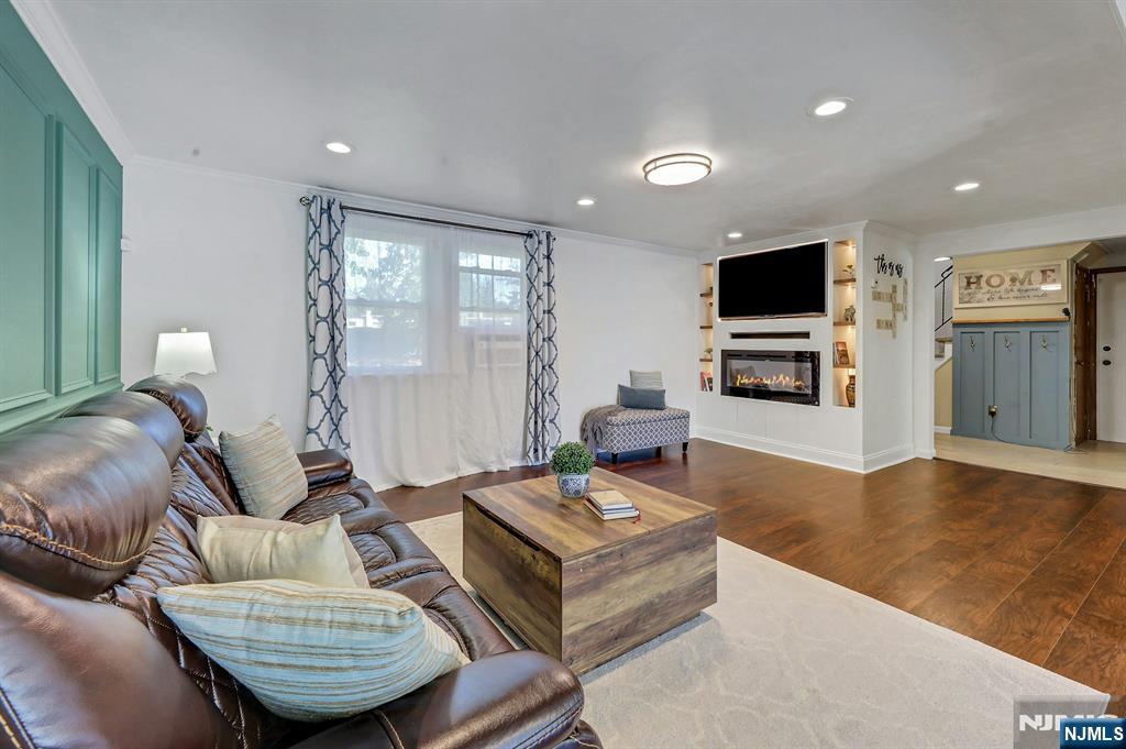 33 Van Buren Avenue