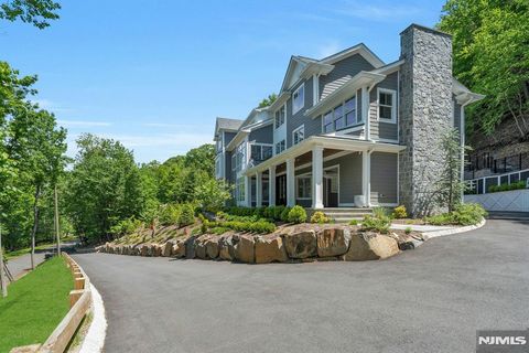 Photo of 976 Scioto Drive, Franklin Lakes, NJ 07417 (MLS # 26020353)