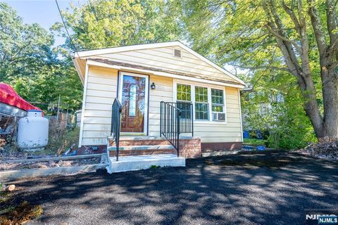 Photo of 12 Cork Hill Road, Franklin, NJ 07416 (MLS # 25017064)
