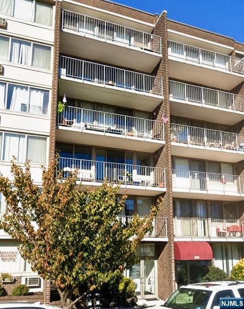 Photo of 515 Anderson Avenue #6J, Cliffside Park, NJ 07010 (MLS # 26029535)