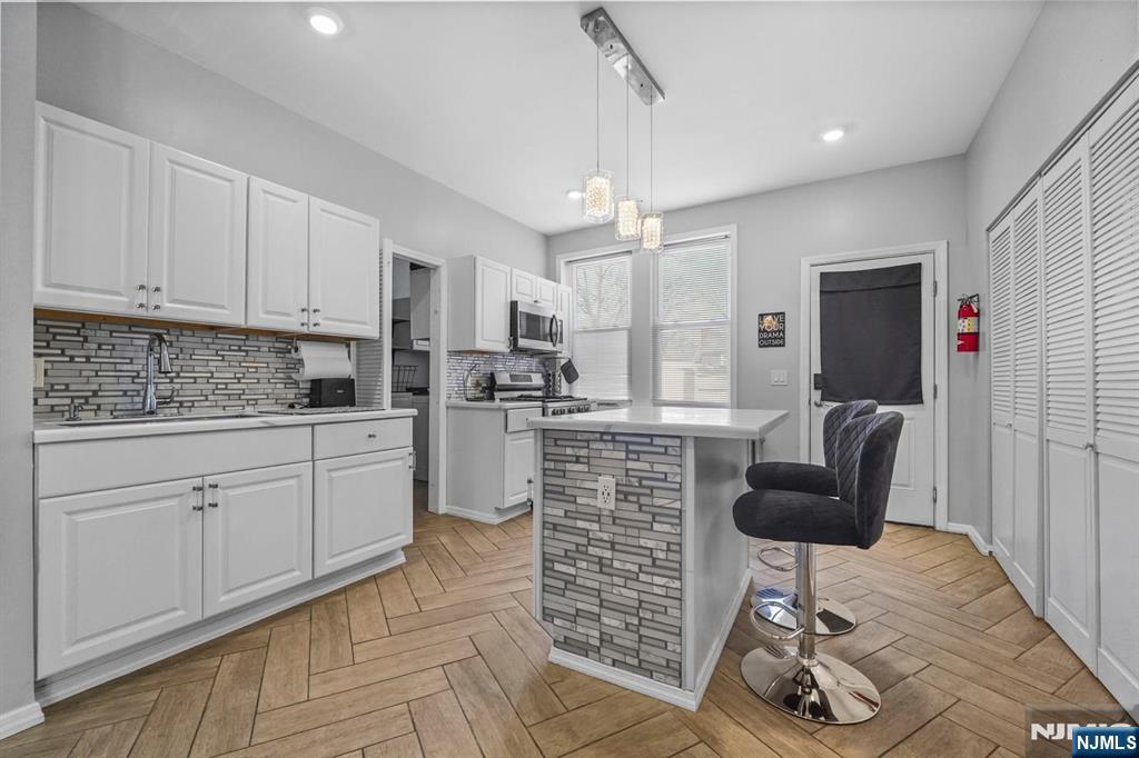 8 Laventhal Avenue
