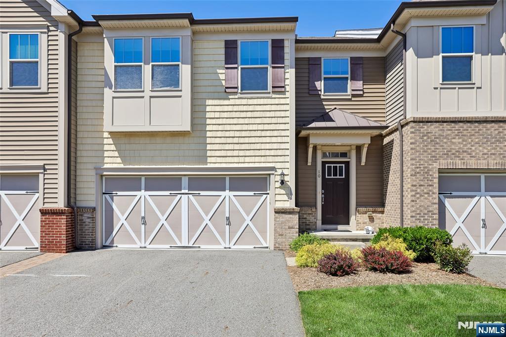 10 Winfield Drive 602