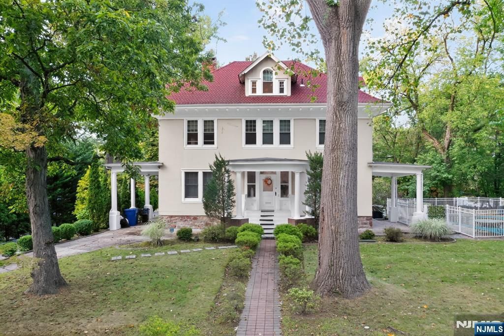 Photo of 285 Maple Street, Englewood, NJ 07631 (MLS # 25032823)