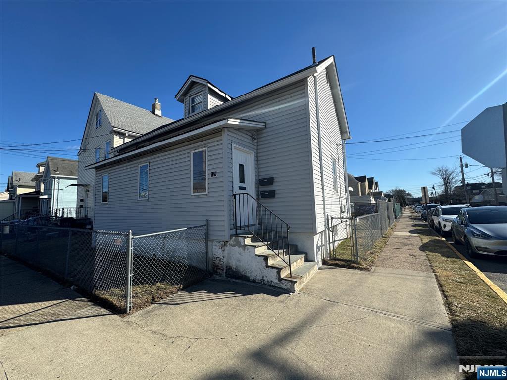 125 Kansas Street, Hackensack, New Jersey - 3 Bedrooms  
2 Bathrooms  
7 Rooms - 