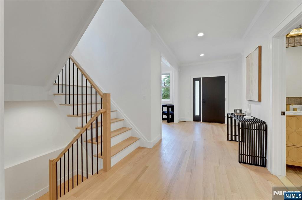 273 W Englewood Avenue