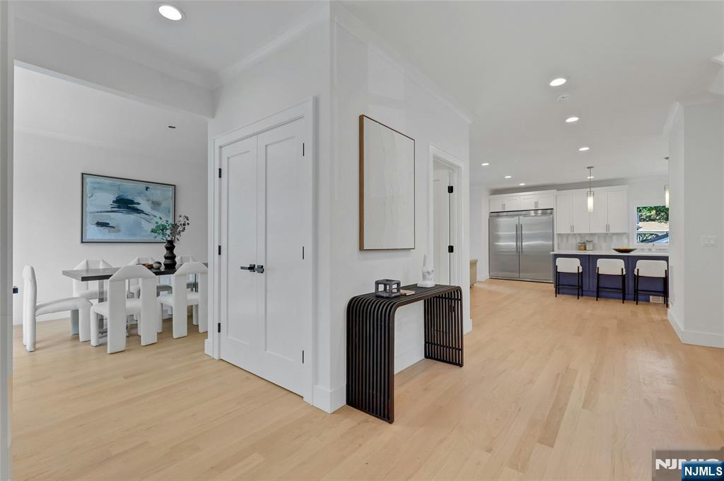 273 W Englewood Avenue