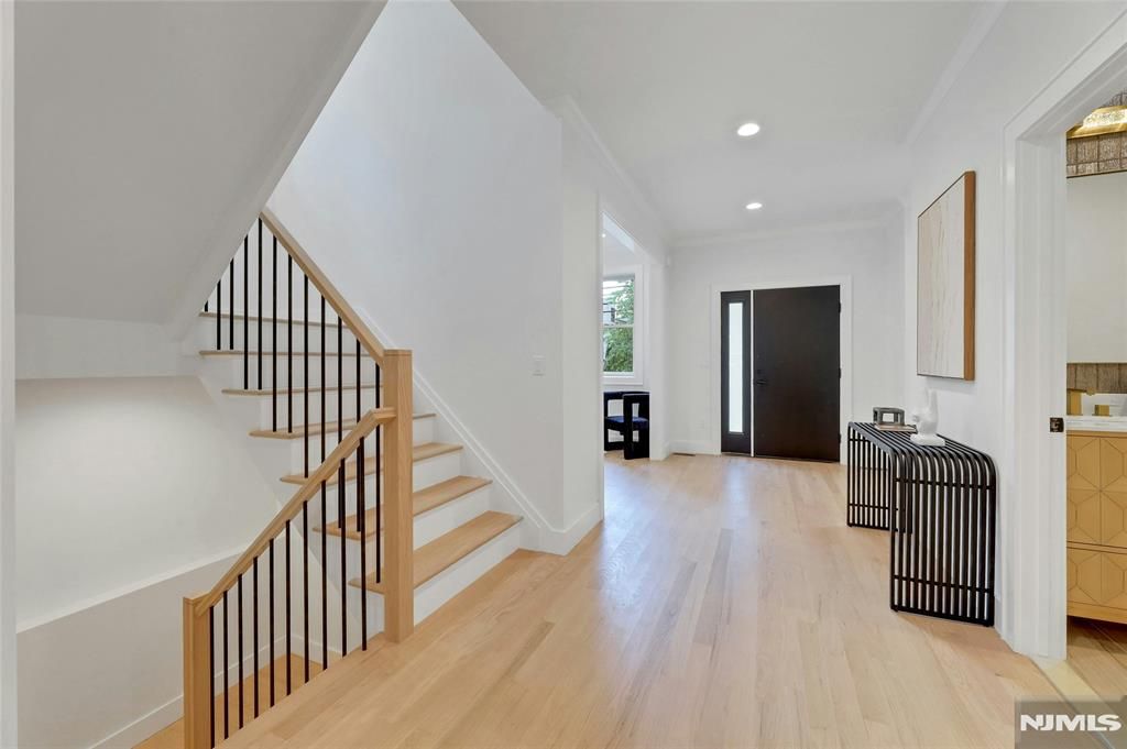 Photo of 273 W Englewood Avenue, Teaneck, NJ 07666 (MLS # 25037354)