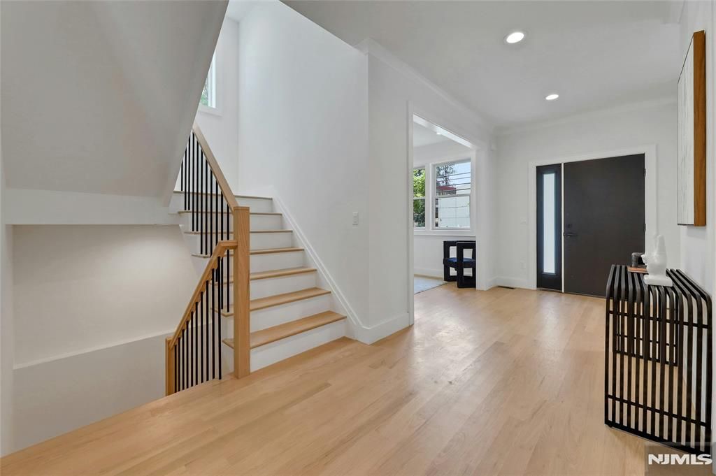 Photo of 273 W Englewood Avenue, Teaneck, NJ 07666 (MLS # 25037354)