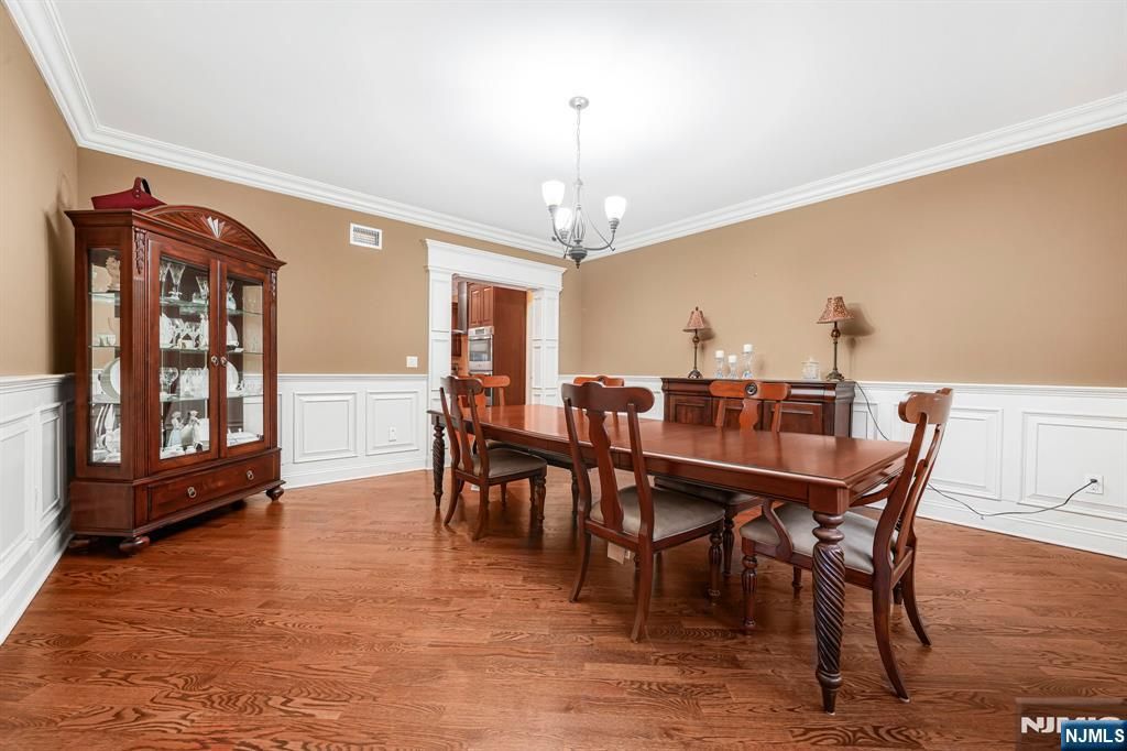 Photo of 277 Airmont Avenue, Mahwah, NJ 07430 (MLS # 25038956)