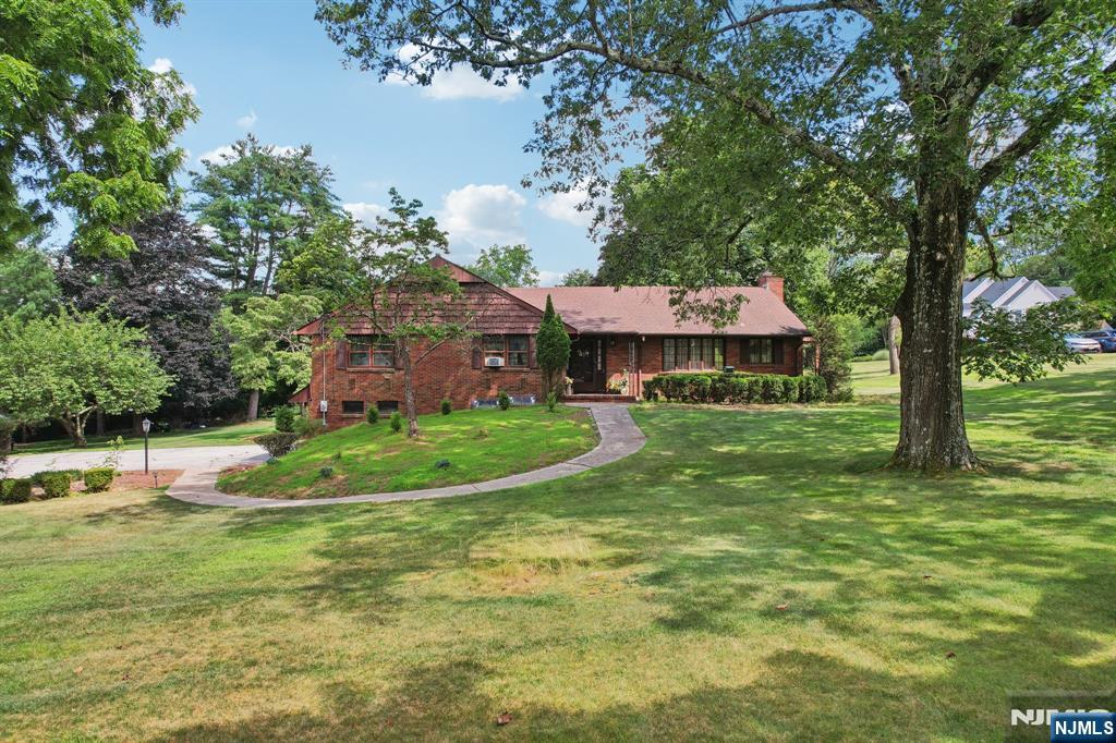 775 Colonial Road