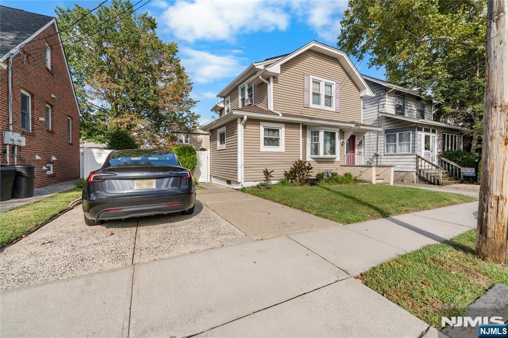 42 Arlington Boulevard