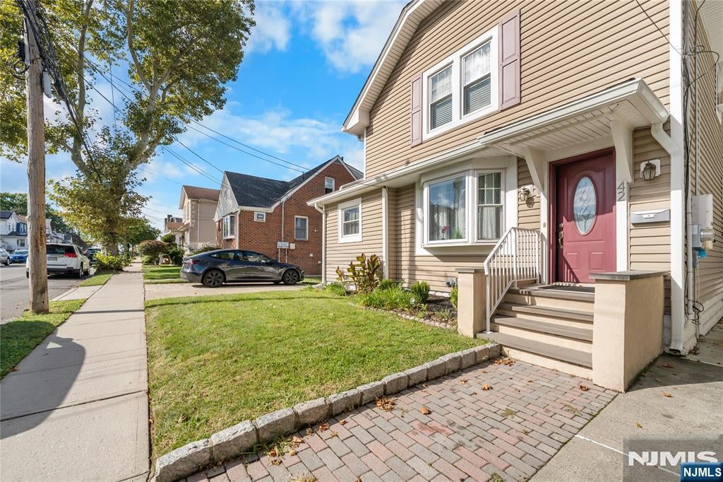 42 Arlington Boulevard