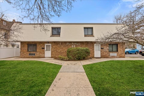 Photo of 33 Poplar Avenue #8, Hackensack, NJ 07601 (MLS # 26028578)