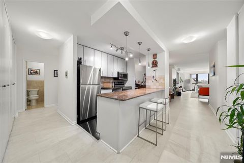 7855 Boulevard East 5i North Bergen NJ 07047