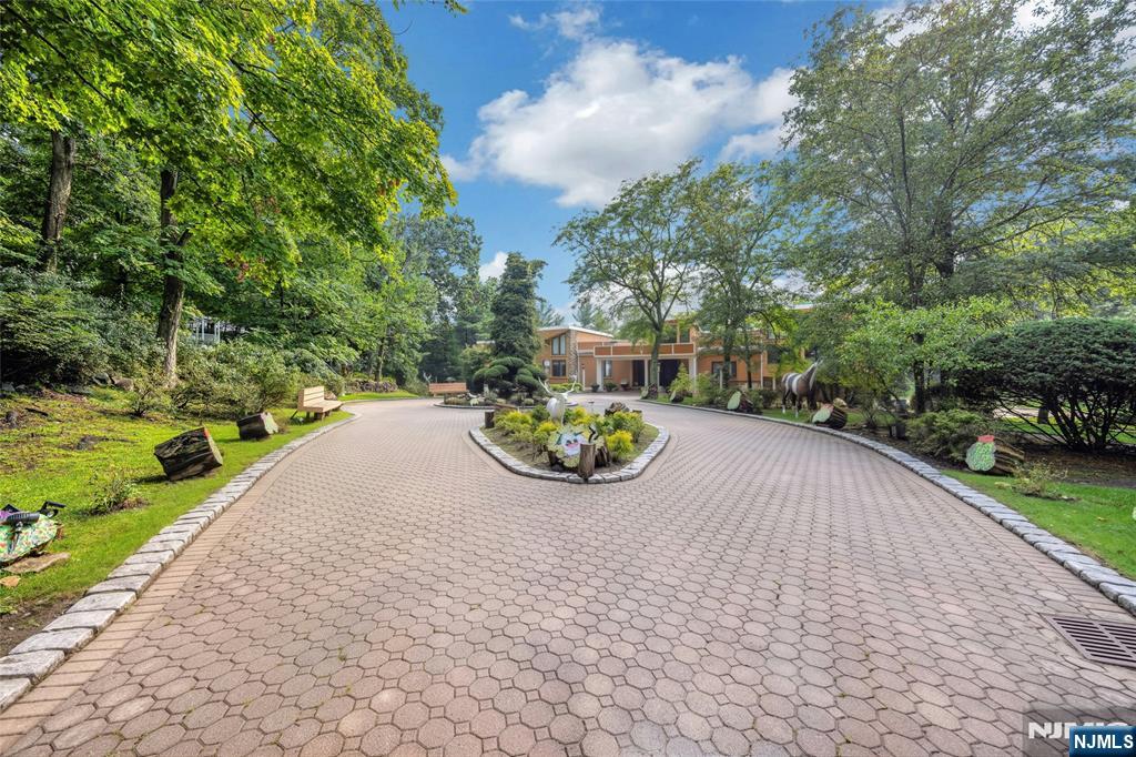 16 Schaffer Road