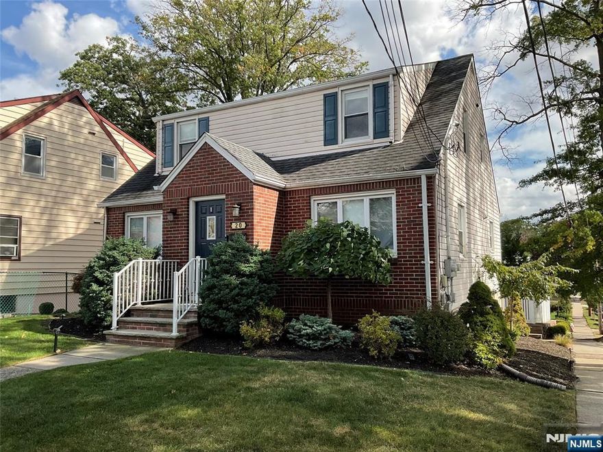 RECENTLY RENOVATED BRIGHT AND AIRY 2 BEDROOM 1 BATH SECOND FLOOR APARTMENT WITH 2 GOOD SIZE BEDROOMS, A LARGE LIVING ROOM, MODERN EAT IN KITCHEN WITH ALL APPLIANCES INCLUDING WATER FILTER. THE MODERN BATHROOM HAS A LARGE SHOWER AND LAUNDRY THIS APARTMENT HAS GREAT CLOSET SPACE, AND PULL DONW STAIRS TO THE ATTIC FOR STORAGE. NJ TRANSIT BUS JUST A FEW HUNDRED FEET AWAY. THE UNIT IS WALKING DISTANCE TO SHOPPING AND NJ TRAIN STATION. TENANT RESPONSIBLE FOR SNOW REMOVAL FOR FRONT STEPS AND WALK WAY TO SIDE WALK ONLY. LANDLORD REQUIRES FULL CREIT CHECK, PROOF OF EMPLOYMNET (4 MOST RECENT PAY STUBS) VALID FORM OF ID AND INTERVIEW