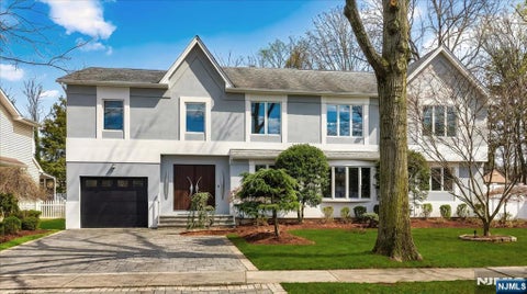 Photo of 827 Alden Rd, Paramus, NJ 07652 (MLS # 26034373)