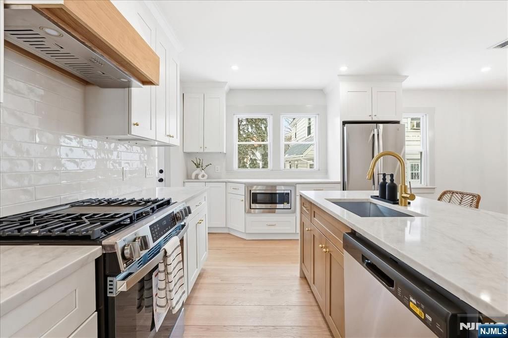 Photo of 1096 Margaret Street, Teaneck, NJ 07666 (MLS # 26004534)