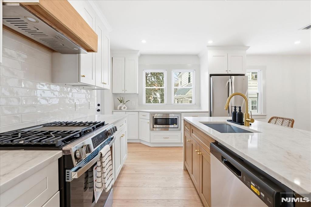 1096 Margaret Street