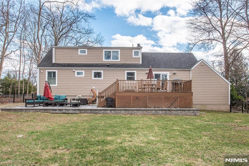 Photo of 49 Poplar Street, Ramsey, NJ 07446 (MLS # 26009643)