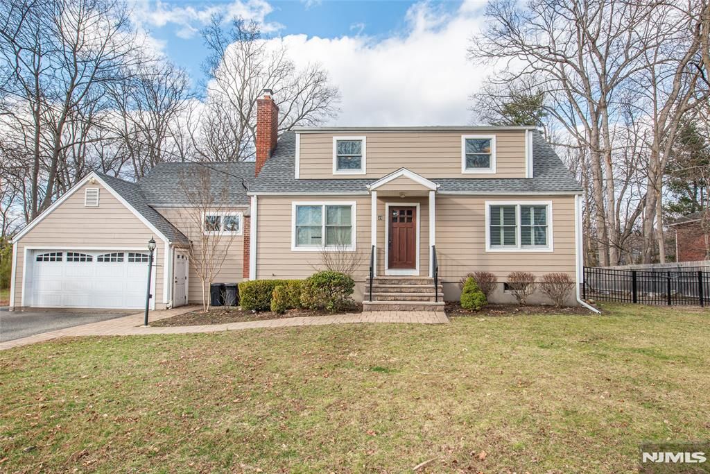 Photo of 49 Poplar Street, Ramsey, NJ 07446 (MLS # 26009643)
