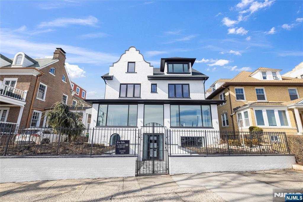 Property for Sale at 829 Boulevard, Weehawken, New Jersey - Bedrooms: 8 
Bathrooms: 6.5 
Rooms: 9  - $3,925,000