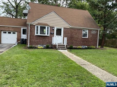 467 Knoll Road New Milford NJ 07646