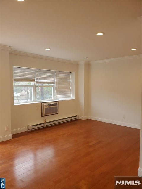 Photo of 100 Pierson Miller Drive #D1, Pompton Lakes, NJ 07442 (MLS # 26039602)