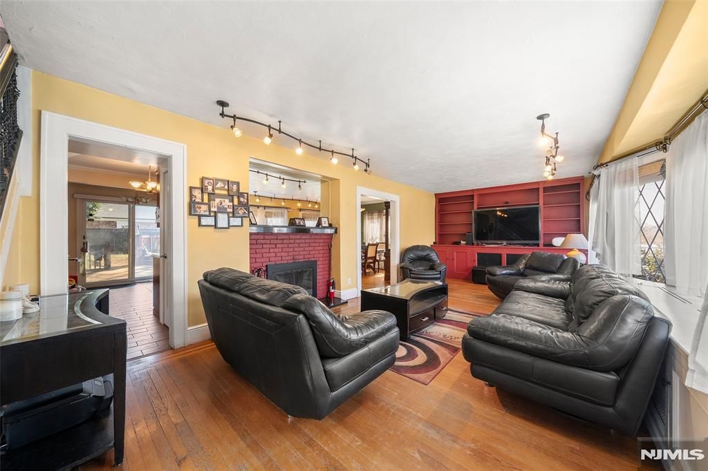 Photo of 185 Larch Avenue, Teaneck, NJ 07666 (MLS # 26002363)