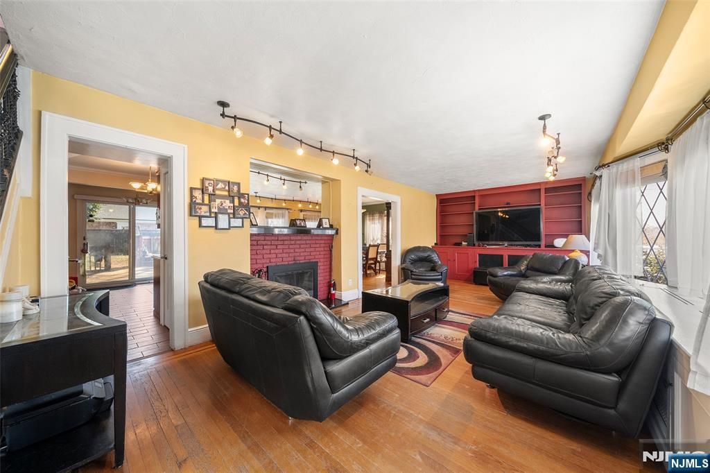 Photo of 185 Larch Avenue, Teaneck, NJ 07666 (MLS # 26002363)