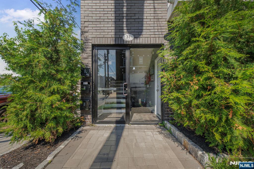 31 12th Avenue