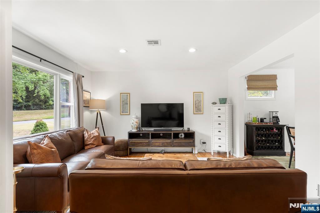 623 Long Hill Road