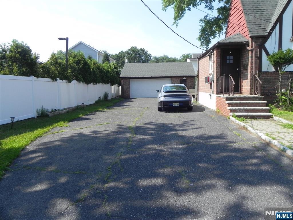 7 Lakeview Avenue