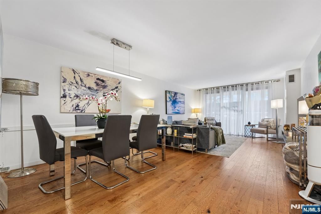 Photo of 555 North Avenue #1V, Fort Lee, NJ 07024 (MLS # 26016334)