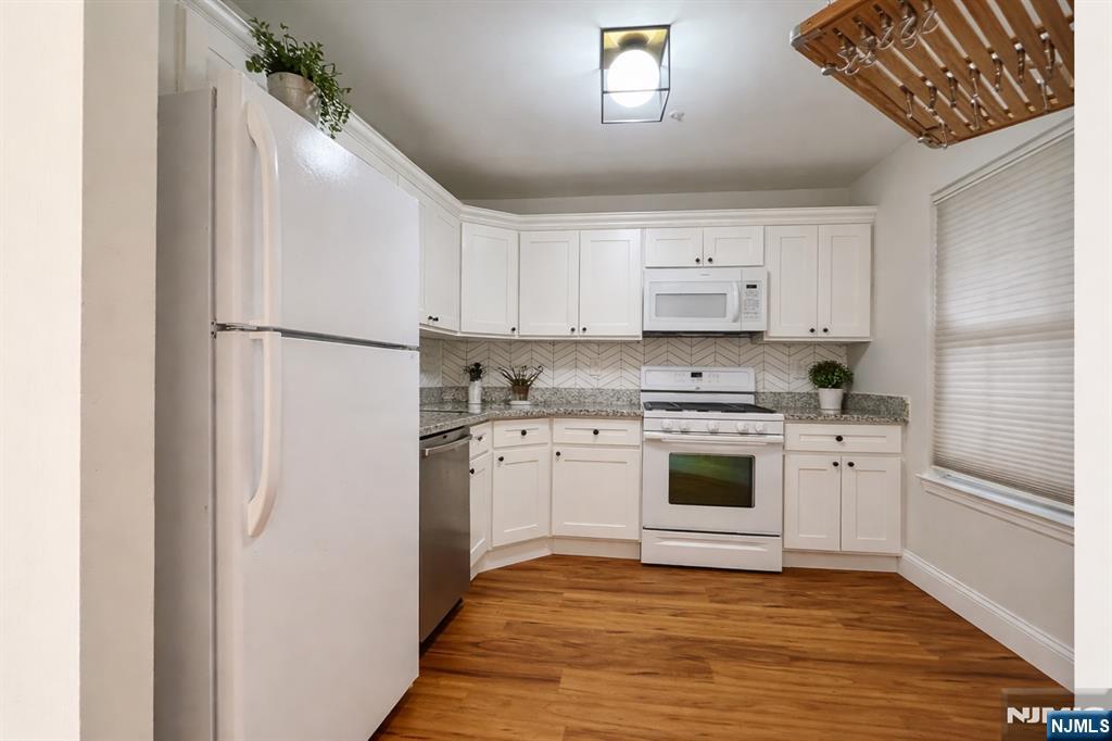 1120 Hyde Park Court 1120