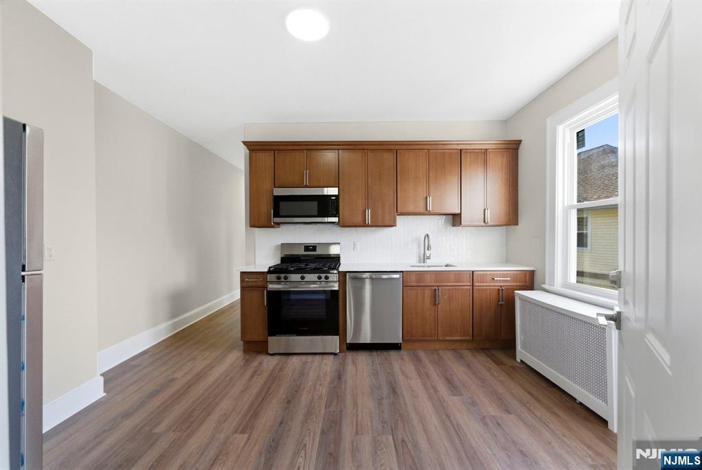 1 Bay Avenue