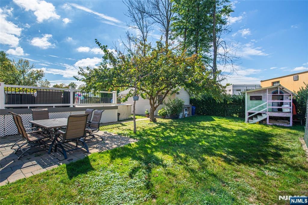 31 Zeliff Avenue