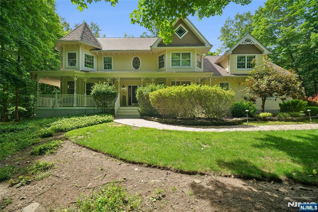 519 E Saddle River Road