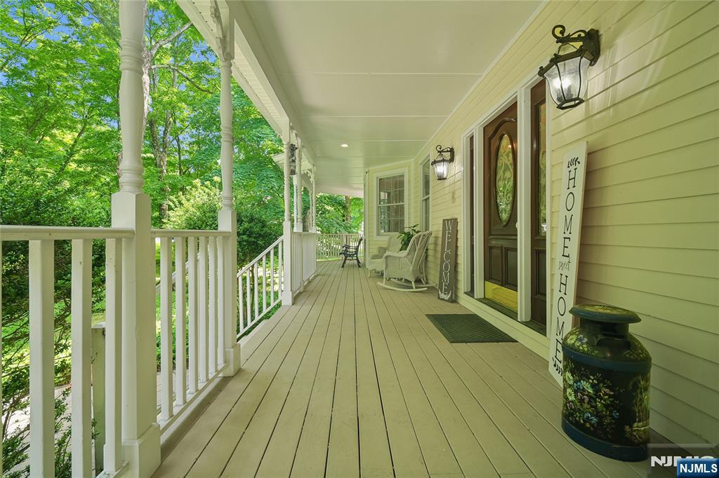 519 E Saddle River Road