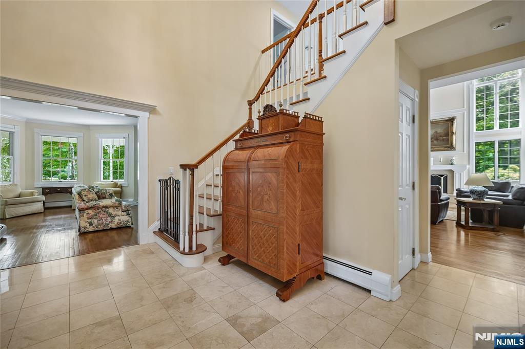 519 E Saddle River Road