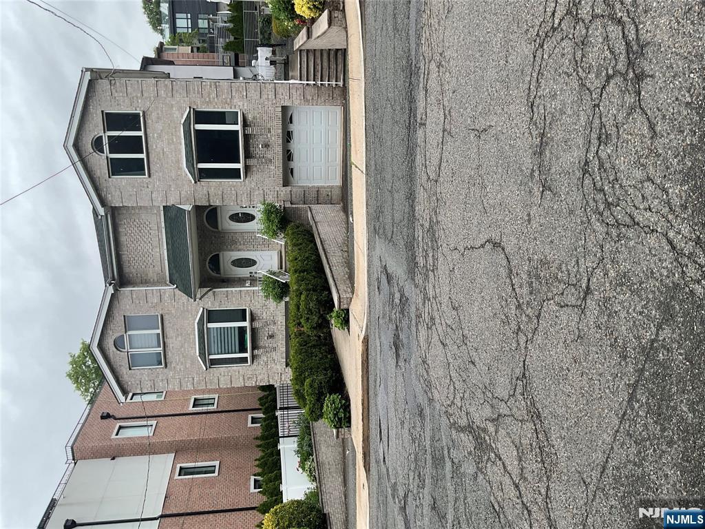 Rental Property at 205 5th St 1, Palisades Park, New Jersey - Bedrooms: 3 
Bathrooms: 3 
Rooms: 6  - $4,100 MO.