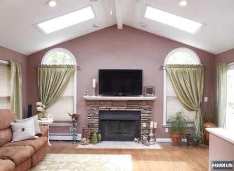 Photo of 84 Colgate AVE, Paramus, NJ 07652 (MLS # 26027627)